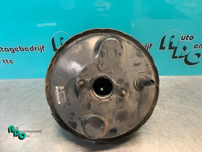Usagé Servo frein Volkswagen Transporter T5 2.5 TDi PF Prix € 50,00 Règlement à la marge proposé par Autodemontagebedrijf Otte