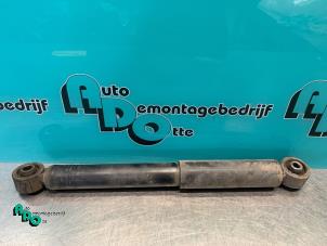 Usagé Amortisseur arrière gauche Volkswagen Transporter T5 2.5 TDi PF Prix € 25,00 Règlement à la marge proposé par Autodemontagebedrijf Otte