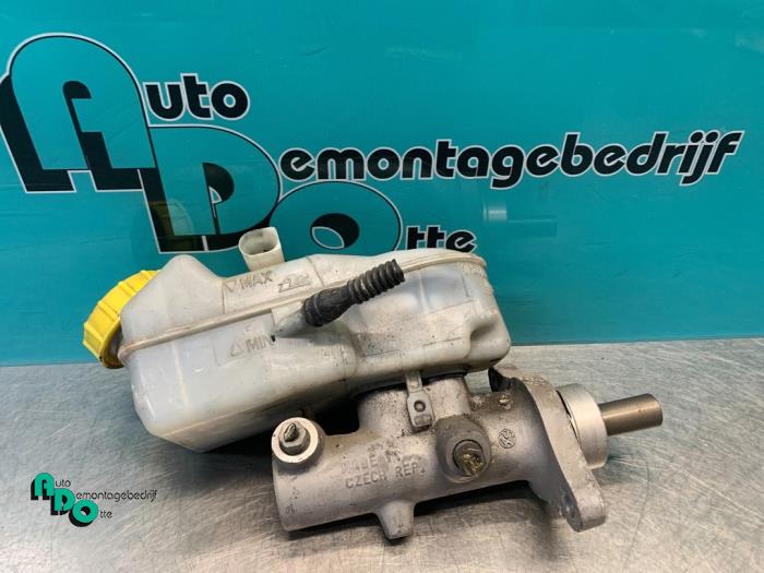 Used Master cylinder Volkswagen Transporter T5 2.5 TDi PF Price € 25,00 Margin scheme offered by Autodemontagebedrijf Otte