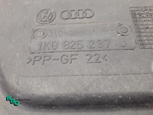 Usados Chapa protectora motor Seat Leon (1P1) 1.8 TSI 16V Precio € 25,00 Norma de margen ofrecido por Autodemontagebedrijf Otte