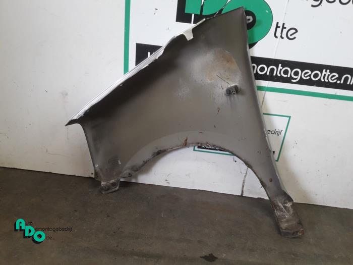 Front wing, right from a Opel Agila (A) 1.0 12V Twin Port 2005