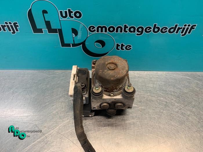 Usagé Bloc ABS Mitsubishi Lancer Wagon (CS/CT) 1.6 16V Prix € 75,00 Règlement à la marge proposé par Autodemontagebedrijf Otte
