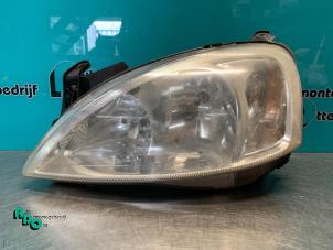 Used Headlight, left Opel Combo (Corsa C) 1.7 CDTi 16V Price € 35,00 Margin scheme offered by Autodemontagebedrijf Otte