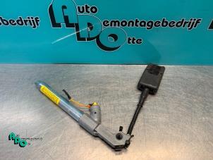 Used Seatbelt tensioner, left Citroen C4 Grand Picasso (UA) 1.6 16V VTi Price € 40,00 Margin scheme offered by Autodemontagebedrijf Otte