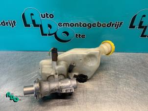 Używane Glówny cylinder hamulcowy Peugeot 207/207+ (WA/WC/WM) 1.6 16V GT THP Cena € 25,00 Procedura marży oferowane przez Autodemontagebedrijf Otte