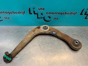 Used Front wishbone, left Peugeot 206 (2A/C/H/J/S) 1.4 XR,XS,XT,Gentry Price € 20,00 Margin scheme offered by Autodemontagebedrijf Otte