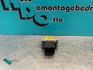 Used Glow plug relay Renault Twingo II (CN) 1.5 dCi 90 FAP Price € 15,00 Margin scheme offered by Autodemontagebedrijf Otte