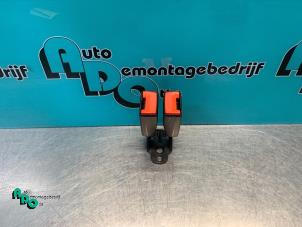 Used Rear seatbelt buckle, right Ford Focus 2 Wagon 1.6 16V Price € 15,00 Margin scheme offered by Autodemontagebedrijf Otte