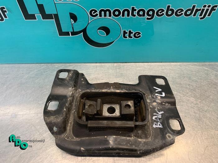 Gearbox mount from a Ford Focus 2 Wagon 1.6 16V 2011