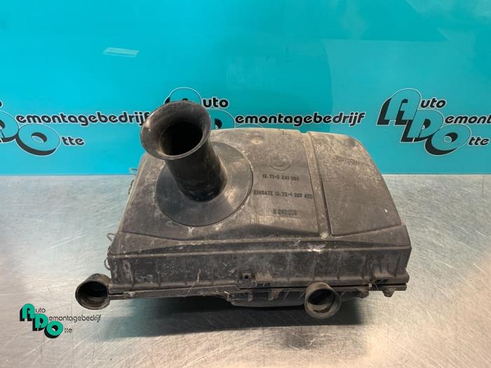 Begagnade Luftfilterhus BMW 3 serie (E30/2) 324 D Pris € 50,00 Marginaltabell erbjuds av Autodemontagebedrijf Otte
