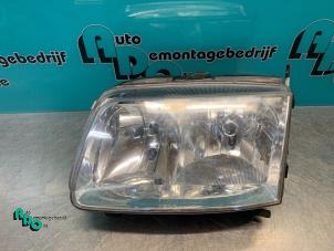 Używane Reflektor lewy Volkswagen Polo III (6N2) 1.4 Cena € 20,00 Procedura marży oferowane przez Autodemontagebedrijf Otte
