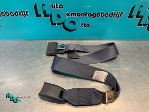 Used Rear seatbelt, centre Daihatsu Sirion/Storia (M1) 1.3 16V DVVT Price € 10,00 Margin scheme offered by Autodemontagebedrijf Otte