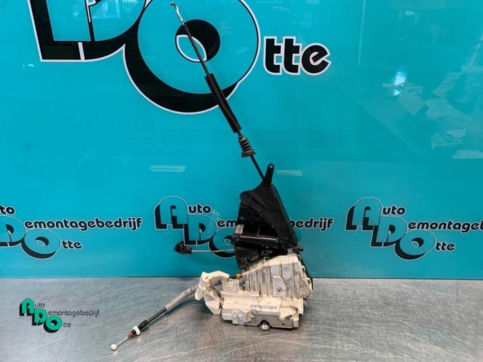 Rear door mechanism 4-door, right Mercedes A 1.7 A-170 5-Drs ...