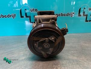 Used Air conditioning pump Renault Grand Scénic II (JM) 2.0 16V Price € 35,00 Margin scheme offered by Autodemontagebedrijf Otte