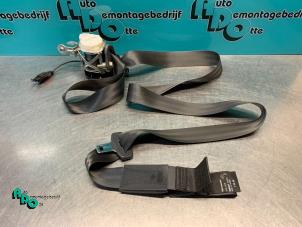 Used Front seatbelt, right Renault Clio III (BR/CR) 1.2 16V 75 Price € 25,00 Margin scheme offered by Autodemontagebedrijf Otte