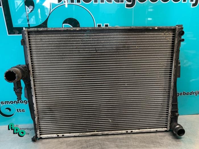 Gebrauchte Kühler BMW 3 serie (E46/2) 318 Ci 16V Preis € 25,00 Margenregelung angeboten von Autodemontagebedrijf Otte