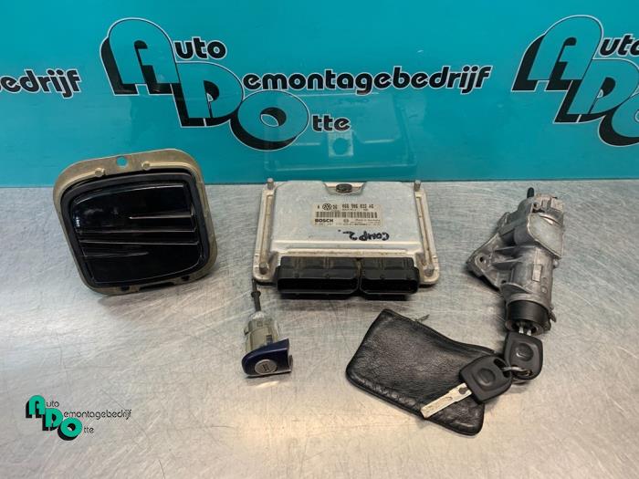 Used Ignition lock + computer Seat Leon (1M1) 1.6 16V Price € 75,00 Margin scheme offered by Autodemontagebedrijf Otte