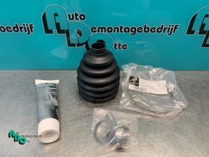 New CV Joint wheel cover Mercedes A (W176) 1.5 A-180 CDI, A-180d 16V Price € 24,20 Inclusive VAT offered by Autodemontagebedrijf Otte