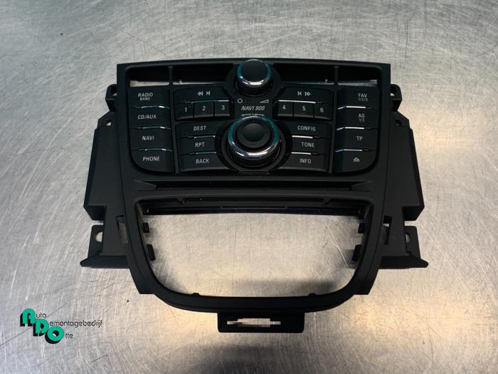 Panel de control de radio de un Opel Astra J GTC (PD2/PF2) 1.4 Turbo 16V ecoFLEX 140 2013