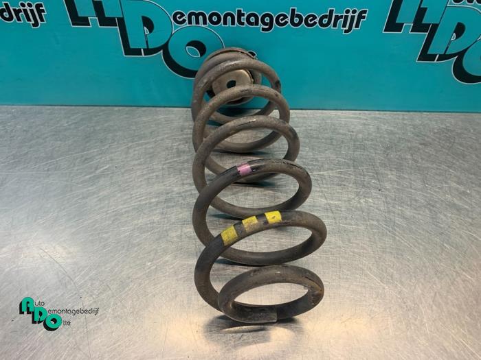 Rear coil spring from a Peugeot 307 SW (3H) 1.6 16V 2005