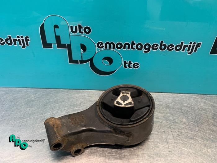 Usagé Support moteur Opel Astra J GTC (PD2/PF2) 1.4 Turbo 16V ecoFLEX 140 Prix € 15,00 Règlement à la marge proposé par Autodemontagebedrijf Otte