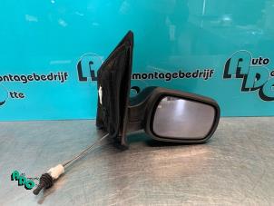 Used Wing mirror, right Ford Fiesta 5 (JD/JH) 1.3 Price € 15,00 Margin scheme offered by Autodemontagebedrijf Otte
