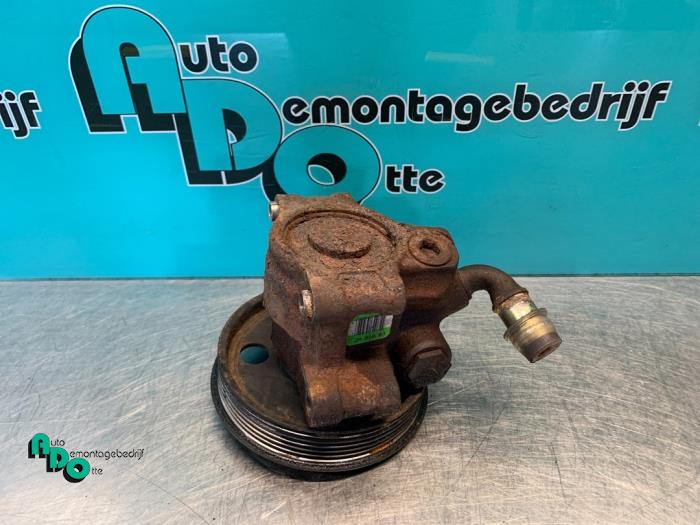Begagnade Servostyrningspump Ford StreetKa 1.6i Pris € 60,00 Marginaltabell erbjuds av Autodemontagebedrijf Otte