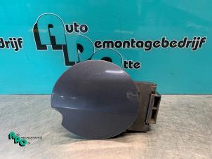 Used Tank cap cover Peugeot 307 CC (3B) 2.0 16V Price € 10,00 Margin scheme offered by Autodemontagebedrijf Otte