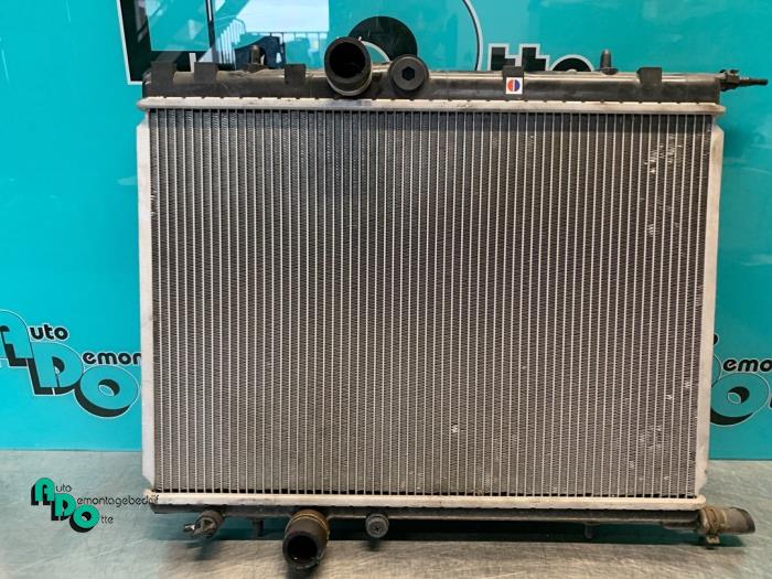 Usagé Radiateur Peugeot 307 CC (3B) 2.0 16V Prix € 25,00 Règlement à la marge proposé par Autodemontagebedrijf Otte