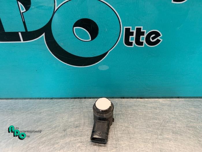 Usados Sensor PDC Volkswagen Polo V (6R) 1.2 12V Precio € 15,00 Norma de margen ofrecido por Autodemontagebedrijf Otte