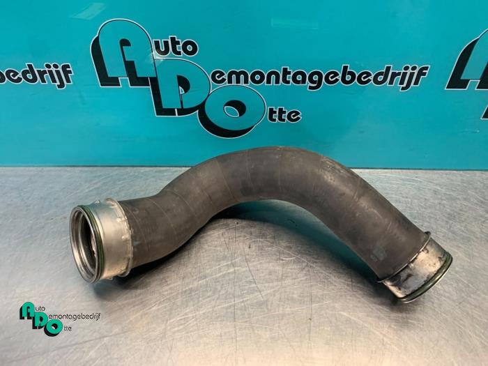 Gebrauchte Intercooler Schlauch Volkswagen Transporter T5 2.5 TDi Preis € 20,00 Margenregelung angeboten von Autodemontagebedrijf Otte