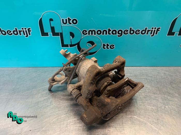 Gebrauchte Bremszange rechts hinten Volkswagen Caddy III (2KA,2KH,2CA,2CH) 2.0 SDI Preis € 30,00 Margenregelung angeboten von Autodemontagebedrijf Otte