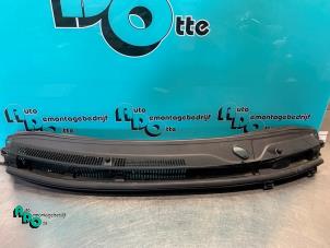 Used Cowl top grille Peugeot 108 1.0 12V Price € 20,00 Margin scheme offered by Autodemontagebedrijf Otte