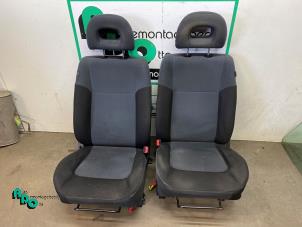 Used Set of upholstery (complete) Mitsubishi Outlander (CU) 2.0 16V 4x2 Price € 350,00 Margin scheme offered by Autodemontagebedrijf Otte