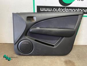 Używane Tapicerka drzwi prawych przednich wersja 4-drzwiowa Mitsubishi Outlander (CU) 2.0 16V 4x2 Cena € 40,00 Procedura marży oferowane przez Autodemontagebedrijf Otte