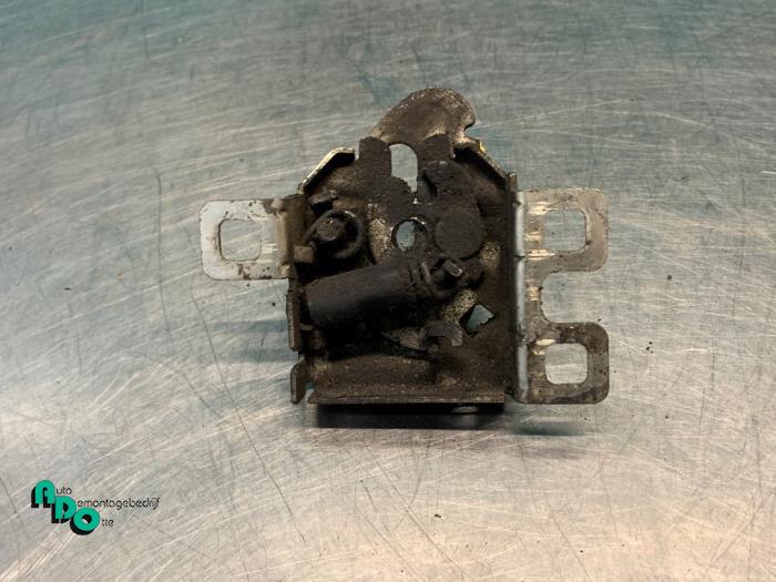 Bonnet lock mechanism from a Peugeot Bipper (AA) 1.3 HDI 2014