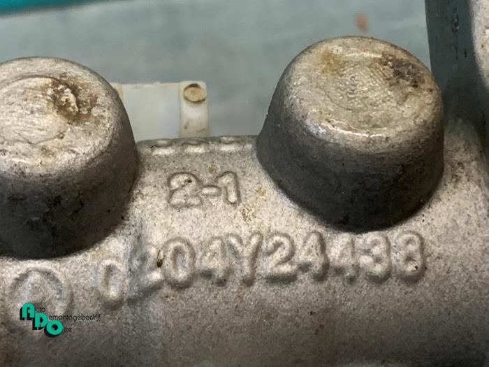 Cylindre de frein principal d'un Peugeot Bipper (AA) 1.3 HDI 2014