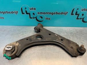Usagé Bras de suspension avant droit Peugeot Bipper (AA) 1.3 HDI Prix € 20,00 Règlement à la marge proposé par Autodemontagebedrijf Otte
