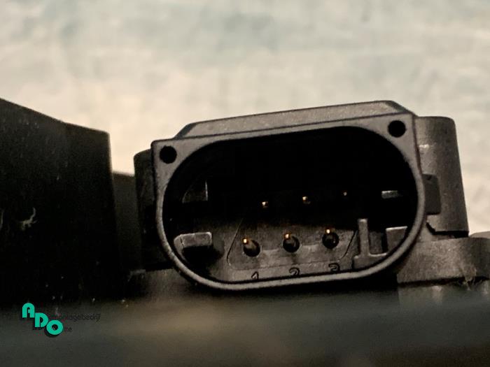 Throttle pedal position sensor from a MINI Mini Cooper S (R53) 1.6 16V 2003