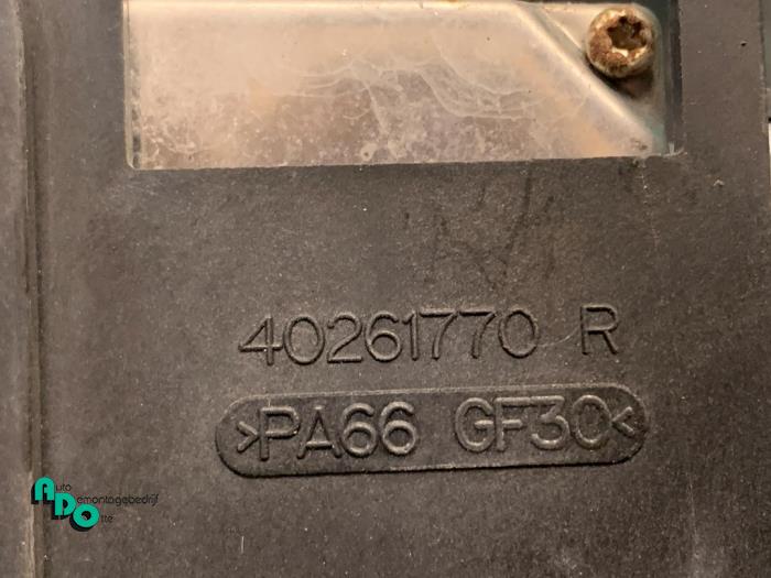Faro derecha de un MINI Mini Cooper S (R53) 1.6 16V 2003