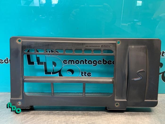 Gebrauchte Abdeckblech Motor Mini Mini Cooper S (R53) 1.6 16V Preis € 20,00 Margenregelung angeboten von Autodemontagebedrijf Otte