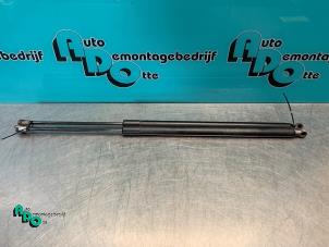 Used Set of tailgate gas struts BMW 3 serie Compact (E46/5) 316ti 16V Price € 15,00 Margin scheme offered by Autodemontagebedrijf Otte