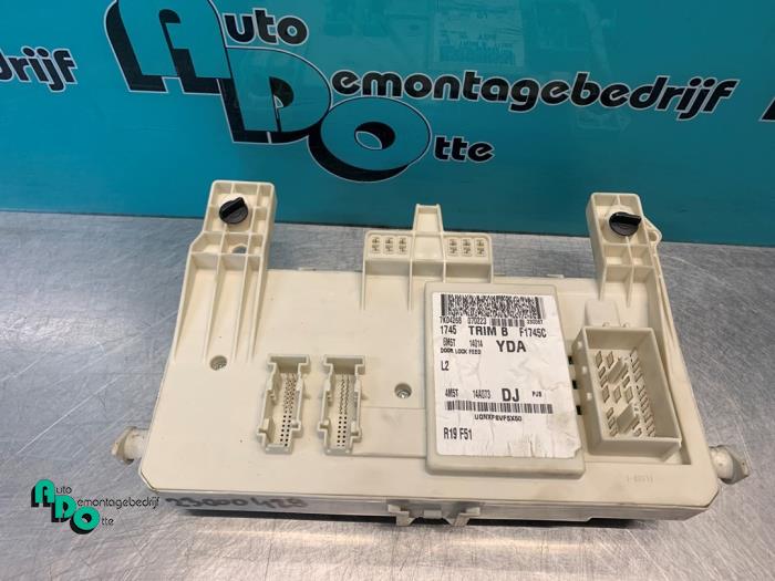 Fuse box Ford Focus 2 Wagon 1.6 16V 4M5T14A073DJ FORD