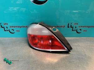 Gebrauchte Rücklicht links Opel Astra H (L48) 1.4 16V Twinport Preis € 20,00 Margenregelung angeboten von Autodemontagebedrijf Otte