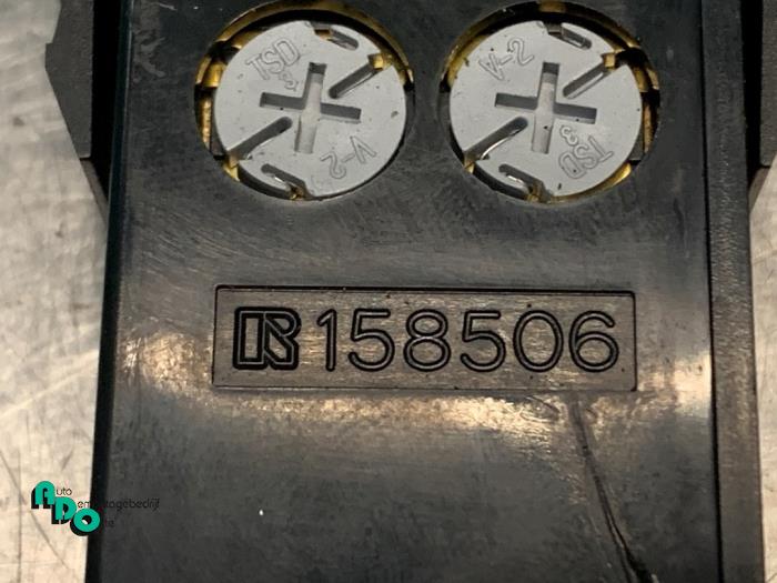 Interruptor de calefactor luneta de un Toyota Starlet (EP8/NP8) 1.3 Friend,XLi 12V 1993