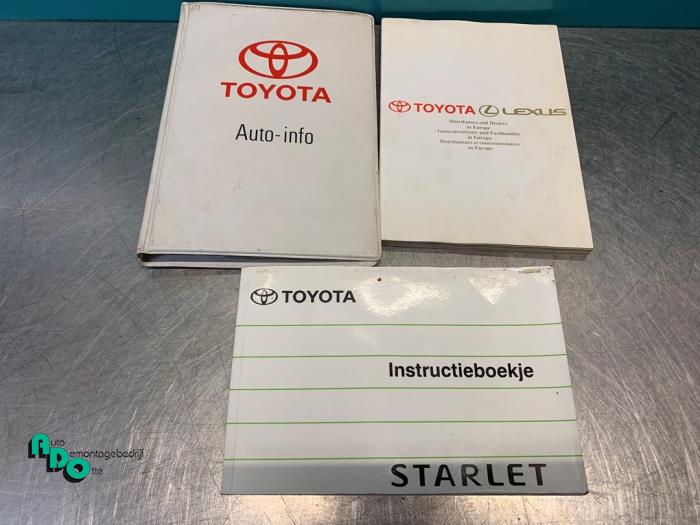 Instrucciones(varios) de un Toyota Starlet (EP8/NP8) 1.3 Friend,XLi 12V 1993
