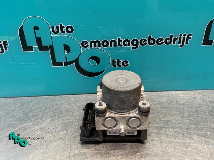 Begagnade ABS-pump Citroen C1 1.0 12V Pris € 15,00 Marginaltabell erbjuds av Autodemontagebedrijf Otte
