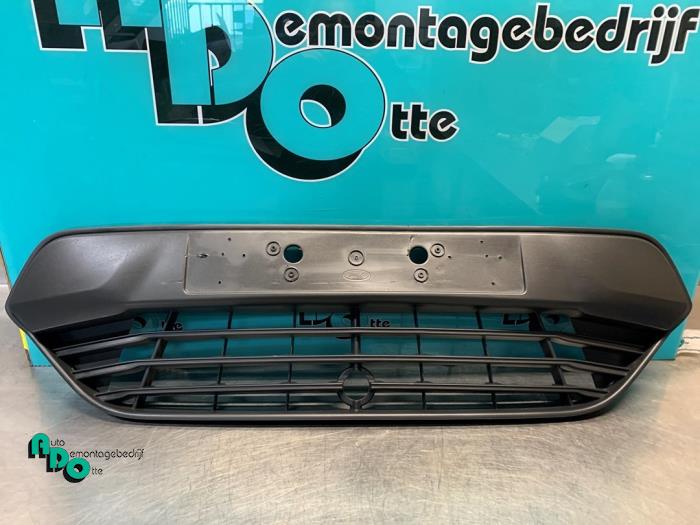 Begagnade Stötfångargrill Ford Transit Custom 2.2 TDCi 16V Pris € 50,00 Marginaltabell erbjuds av Autodemontagebedrijf Otte