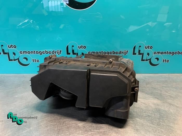 Begagnade Luftfilterhus Citroen C5 II Berline (RC) 1.8 16V Pris € 25,00 Marginaltabell erbjuds av Autodemontagebedrijf Otte