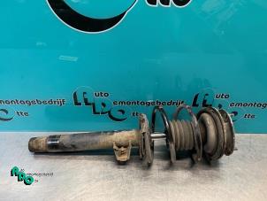 Used Front shock absorber rod, left BMW 3 serie Compact (E46/5) 316ti 16V Price € 30,00 Margin scheme offered by Autodemontagebedrijf Otte
